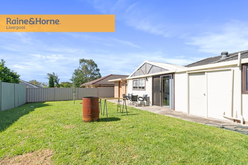 Photo - 16 Cyclamen Place, Macquarie Fields NSW 2564 - Image 12