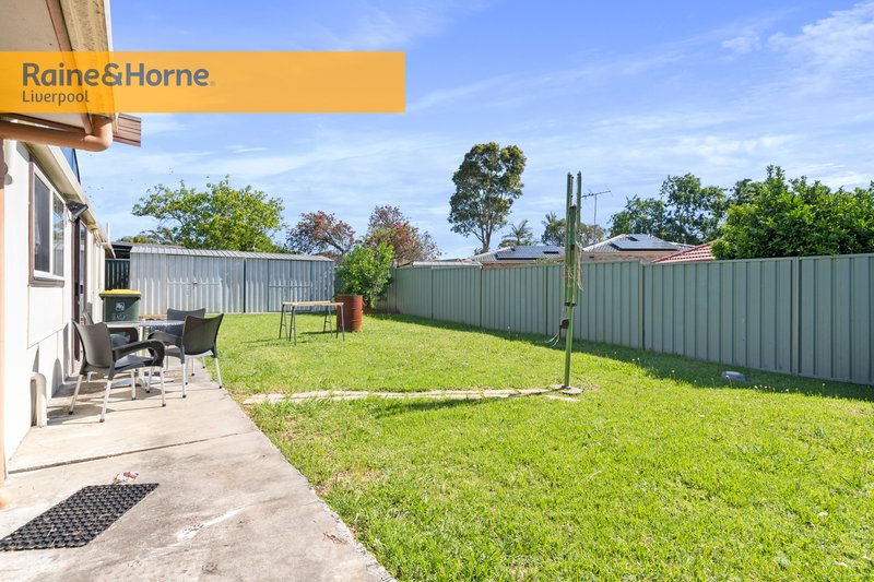 Photo - 16 Cyclamen Place, Macquarie Fields NSW 2564 - Image 13