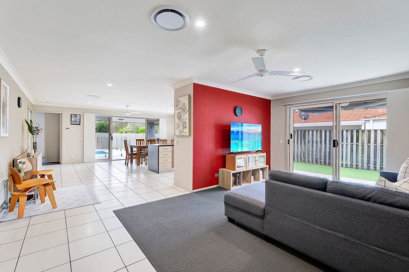 Photo - 16 Cyperus Crescent, Carseldine QLD 4034 - Image 6