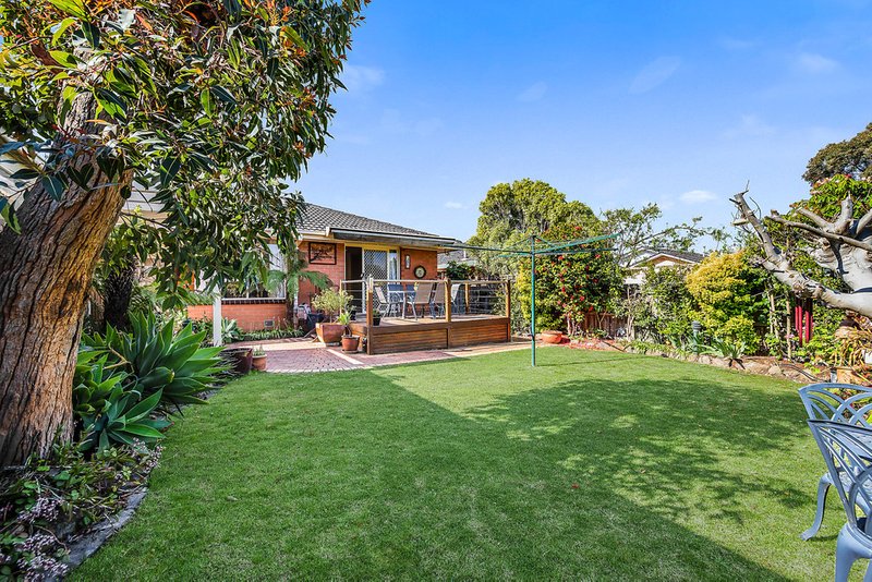 Photo - 16 Cypress Avenue, Glen Waverley VIC 3150 - Image 10