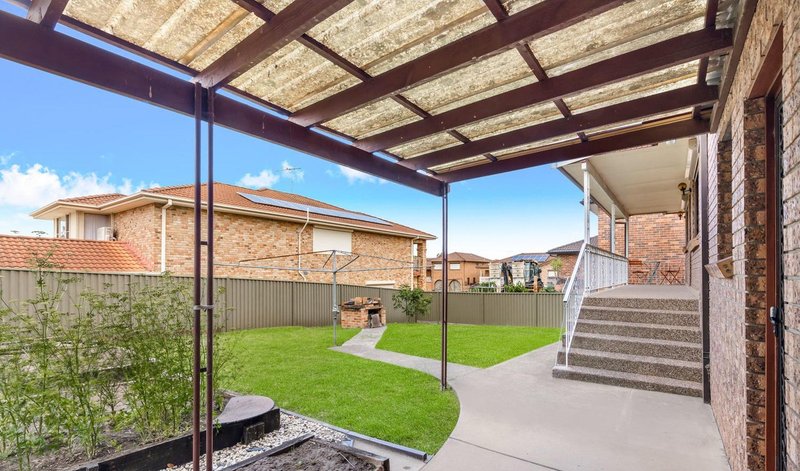 Photo - 16 Dakota Drive, Bossley Park NSW 2176 - Image 10