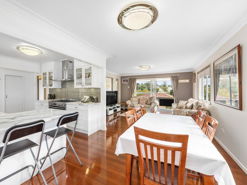 Photo - 16 Dalgety Street, Mount Gravatt East QLD 4122 - Image 7