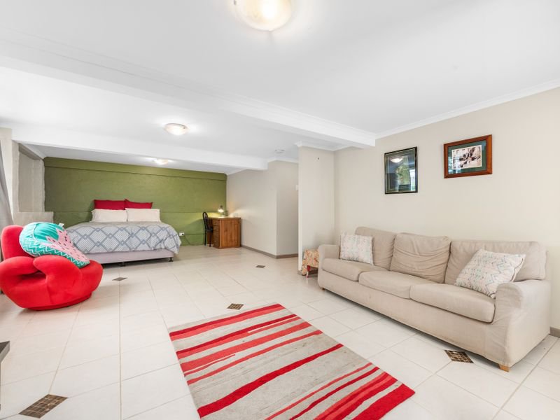 Photo - 16 Dalgety Street, Mount Gravatt East QLD 4122 - Image 11