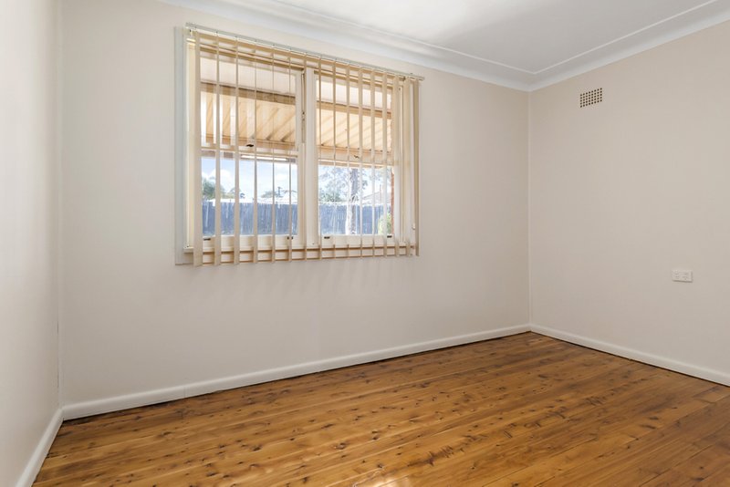 Photo - 16 Dalkeith Street, Busby NSW 2168 - Image 4