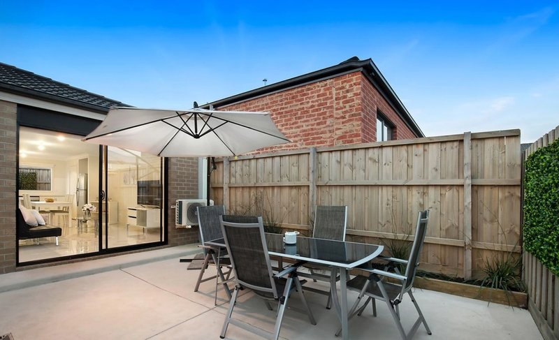 Photo - 16 Darvel Drive, Mernda VIC 3754 - Image 6