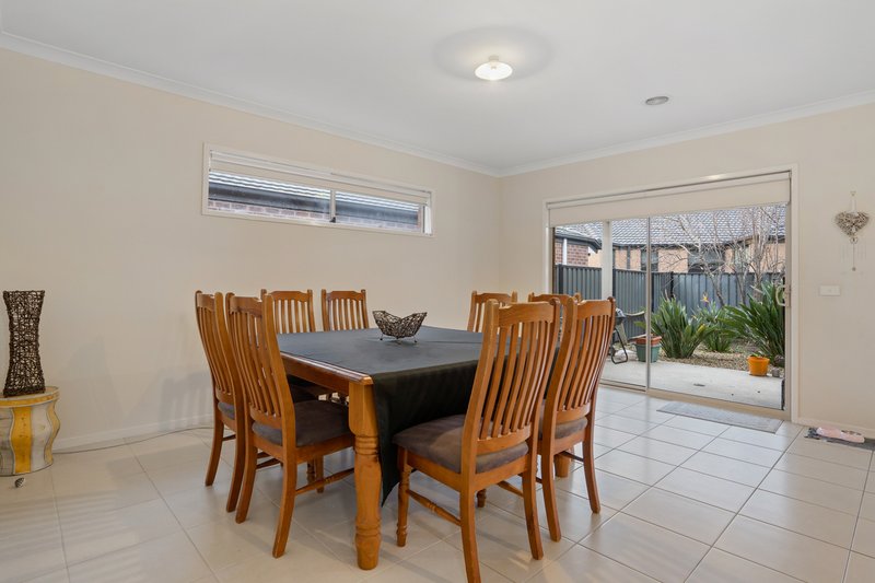 Photo - 16 Darwin Way, Wollert VIC 3750 - Image 5