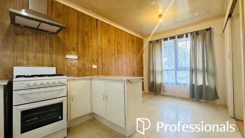 Photo - 16 Davey Court, Springvale VIC 3171 - Image 2