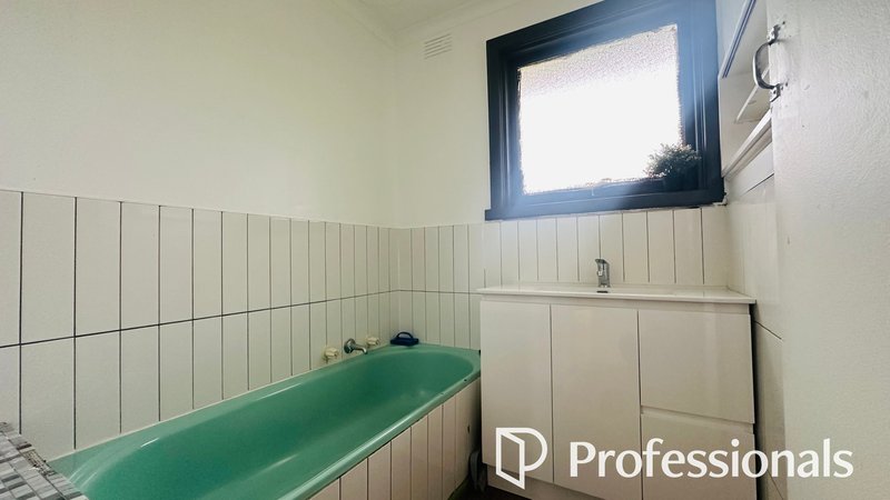 Photo - 16 Davey Court, Springvale VIC 3171 - Image 6