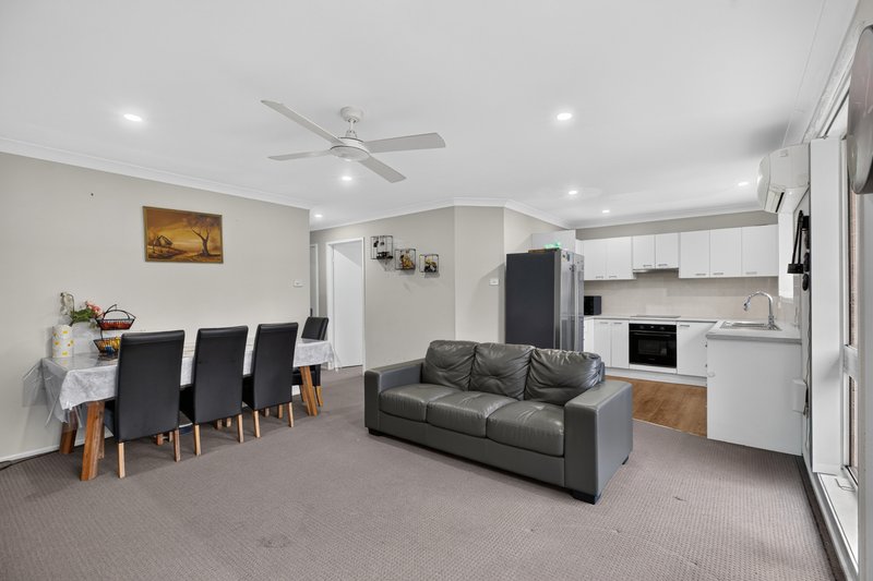 Photo - 16 Day Place, Minto NSW 2566 - Image 3