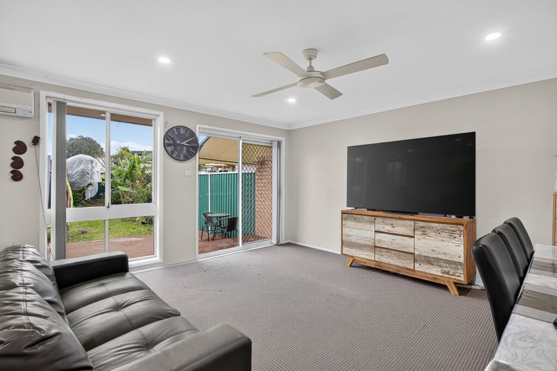 Photo - 16 Day Place, Minto NSW 2566 - Image 4