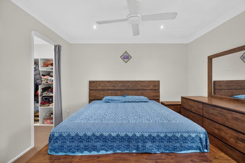 Photo - 16 Day Place, Minto NSW 2566 - Image 5