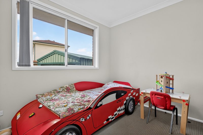 Photo - 16 Day Place, Minto NSW 2566 - Image 6