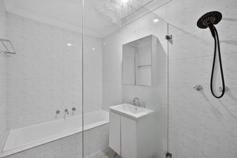 Photo - 16 Day Place, Minto NSW 2566 - Image 9