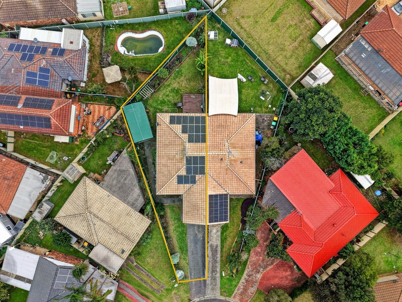 Photo - 16 Day Place, Minto NSW 2566 - Image 17