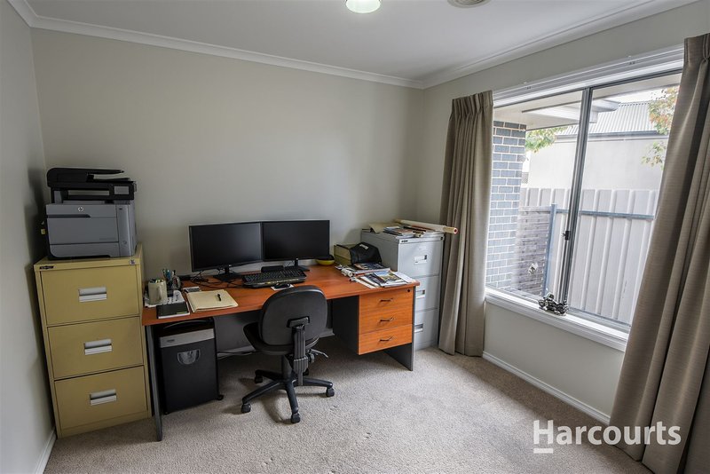 Photo - 16 Deakin Court, Horsham VIC 3400 - Image 9