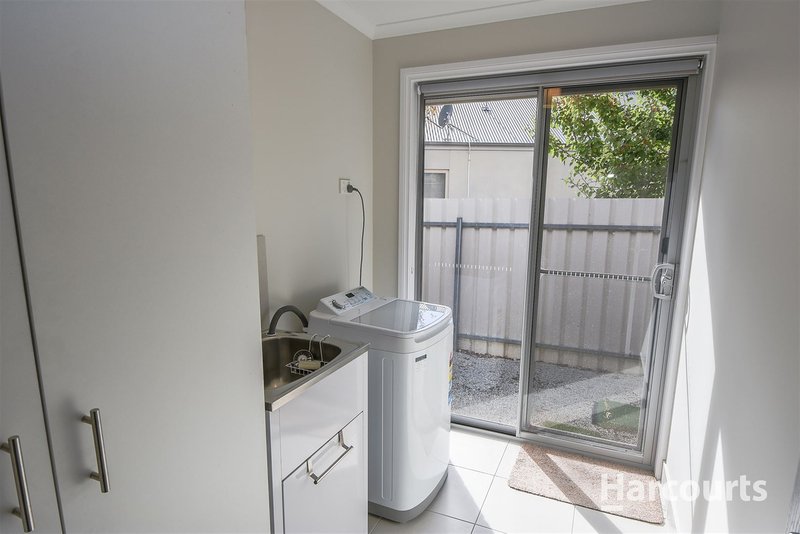 Photo - 16 Deakin Court, Horsham VIC 3400 - Image 11