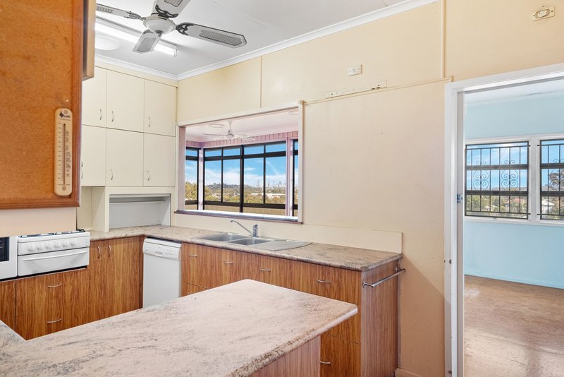 Photo - 16 Deakin Street, Everton Park QLD 4053 - Image 3