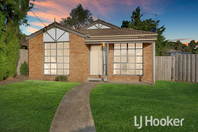 Photo - 16 Dean Court, Cranbourne West VIC 3977 - Image 2