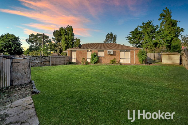 Photo - 16 Dean Court, Cranbourne West VIC 3977 - Image 13