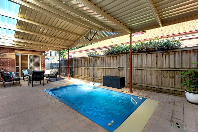 Photo - 16 Decora Court, Werribee VIC 3030 - Image 11