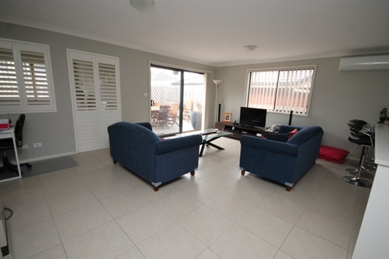 Photo - 16 Delaware St , Spring Farm NSW 2570 - Image 4