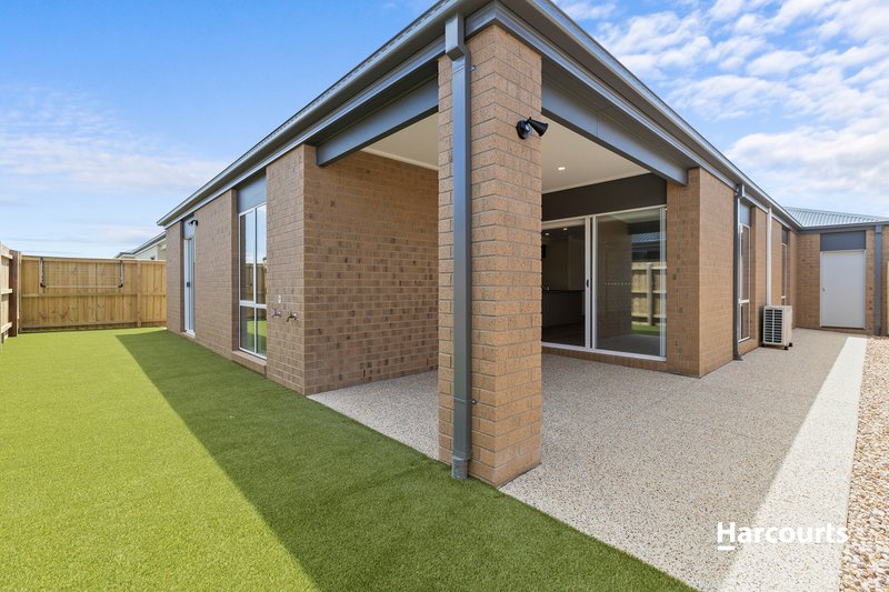 Photo - 16 Deloraine Street, Armstrong Creek VIC 3217 - Image 6