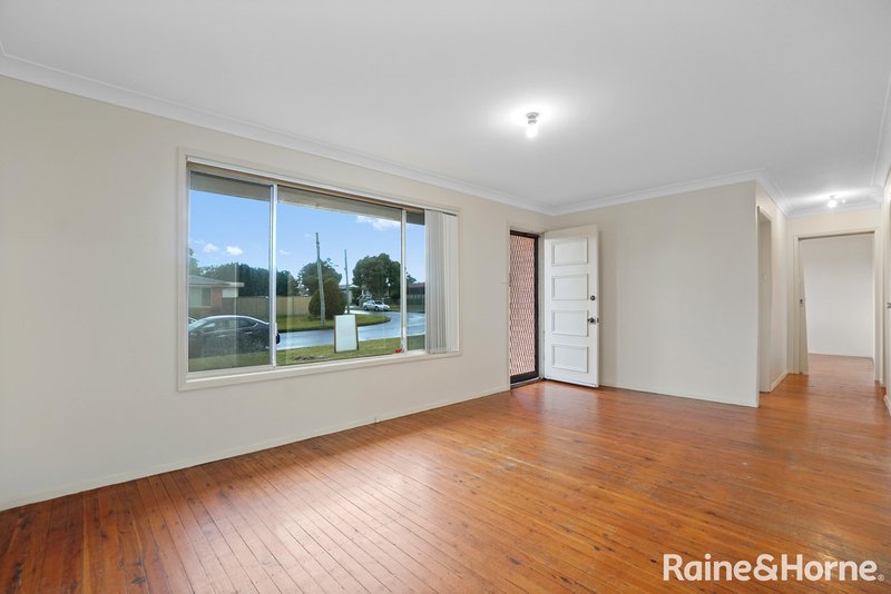 Photo - 16 Denzil Avenue, St Clair NSW 2759 - Image 2