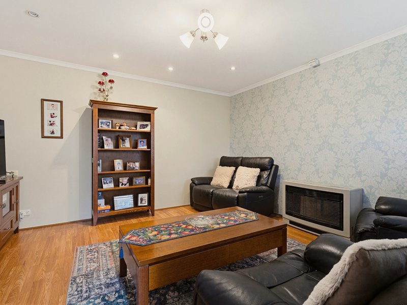 Photo - 16 Derek Crescent, Morphett Vale SA 5162 - Image 4