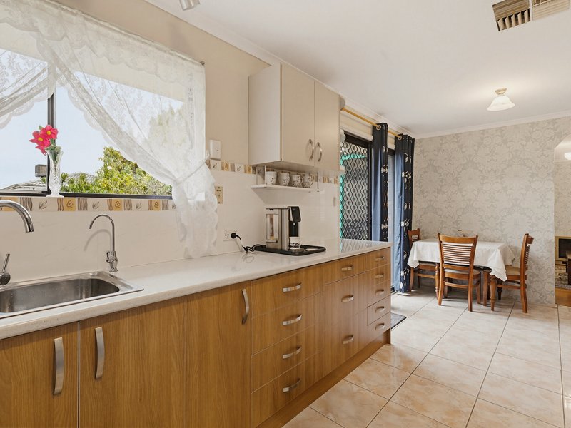 Photo - 16 Derek Crescent, Morphett Vale SA 5162 - Image 6