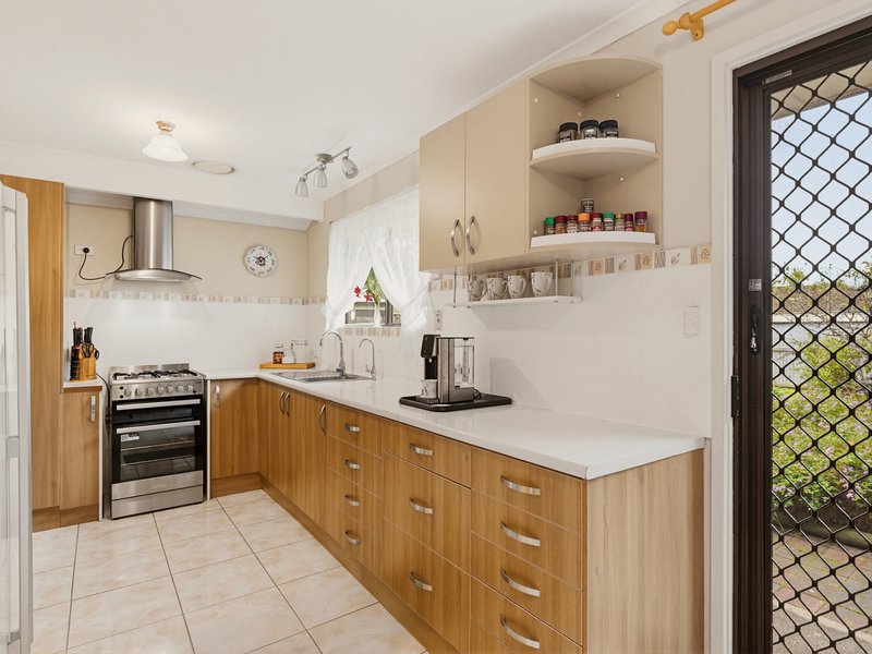Photo - 16 Derek Crescent, Morphett Vale SA 5162 - Image 7