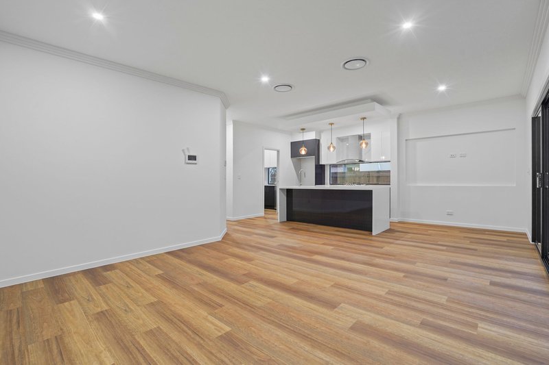 Photo - 16 Dewdrop Drive, Bahrs Scrub QLD 4207 - Image 4