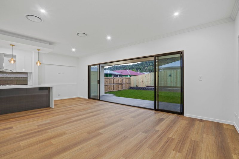 Photo - 16 Dewdrop Drive, Bahrs Scrub QLD 4207 - Image 5