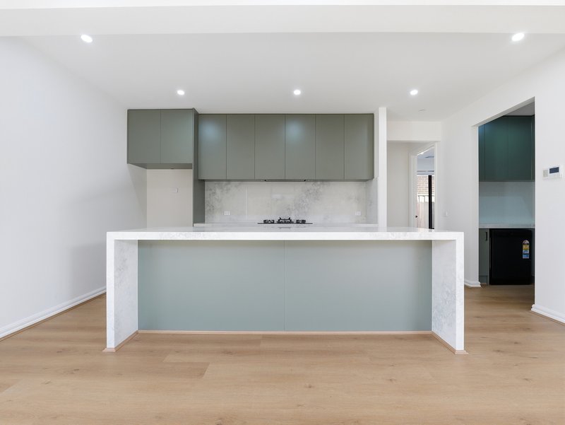 Photo - 16 Dinner Grove, Tarneit VIC 3029 - Image 4