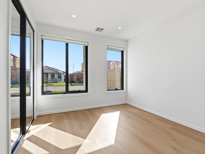 Photo - 16 Dinner Grove, Tarneit VIC 3029 - Image 16