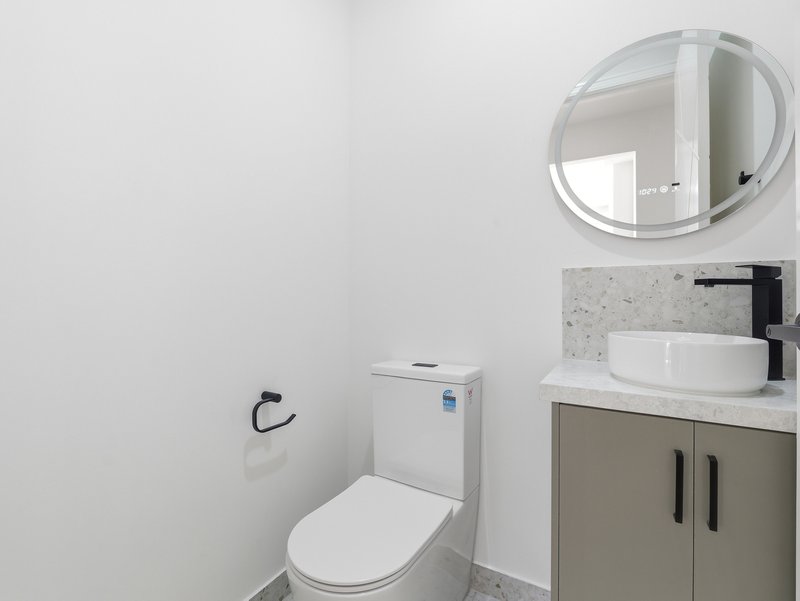 Photo - 16 Dinner Grove, Tarneit VIC 3029 - Image 22