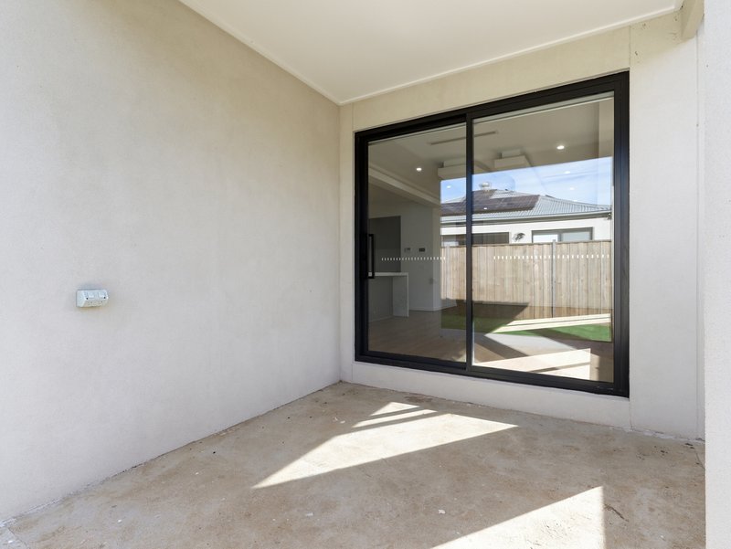 Photo - 16 Dinner Grove, Tarneit VIC 3029 - Image 31