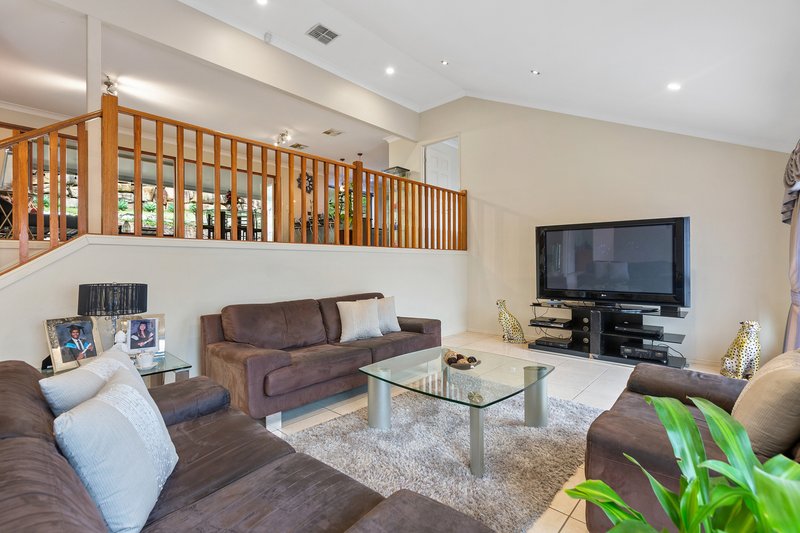 Photo - 16 Diorama Court, Eatons Hill QLD 4037 - Image 2