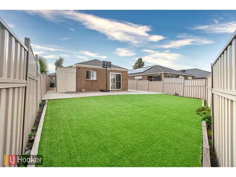 Photo - 16 Discovery Close, Craigieburn VIC 3064 - Image 22