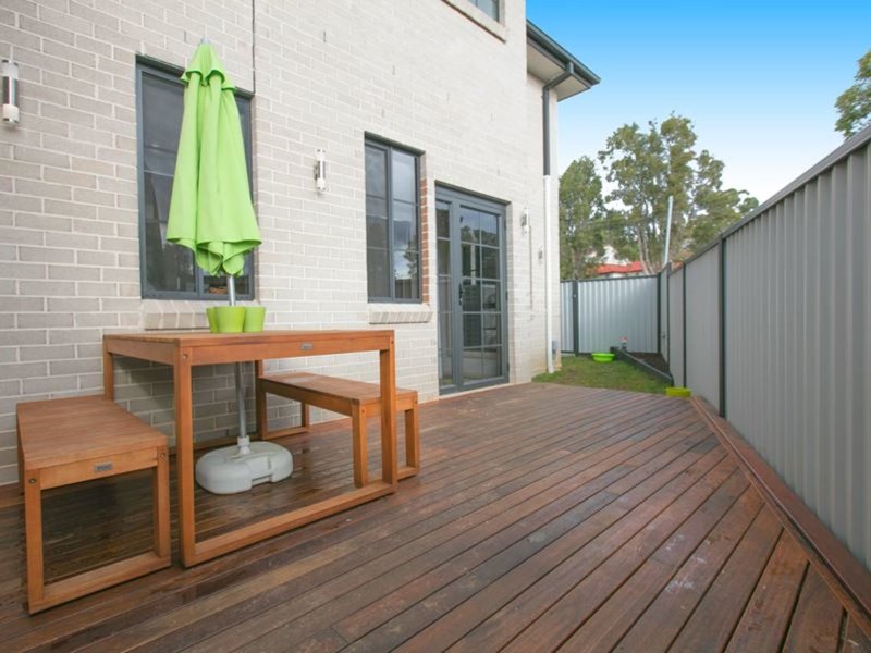 Photo - 16 Doctor Lawson Place, Rooty Hill NSW 2766 - Image 8