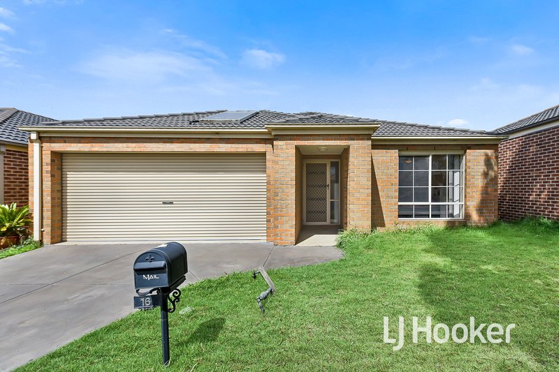 16 Domino Way, Hampton Park VIC 3976