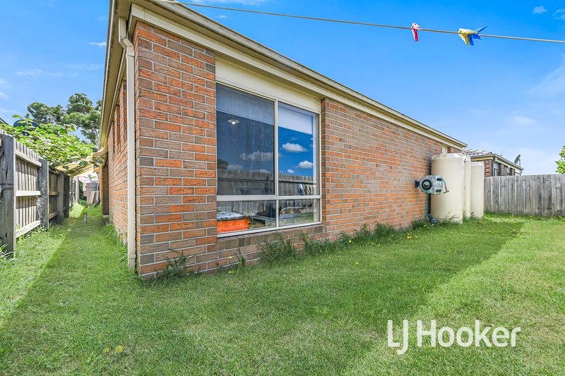 Photo - 16 Domino Way, Hampton Park VIC 3976 - Image 14