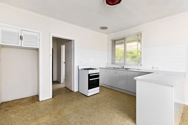 Photo - 16 Dorothy Street, Fawkner VIC 3060 - Image 5