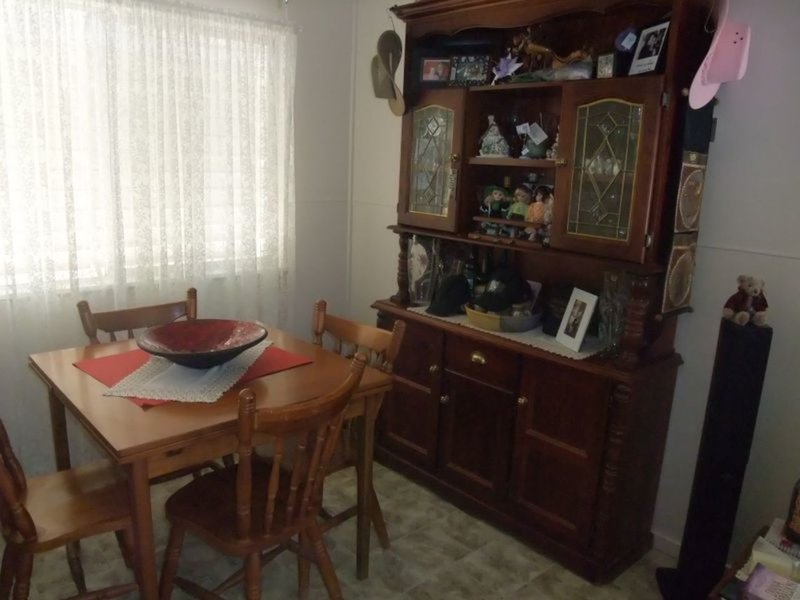 Photo - 16 Dowsett Crescent, Mount Isa QLD 4825 - Image 5