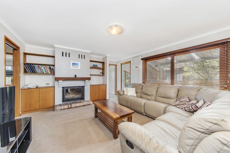 Photo - 16 Doyle Place, Queanbeyan NSW 2620 - Image 3