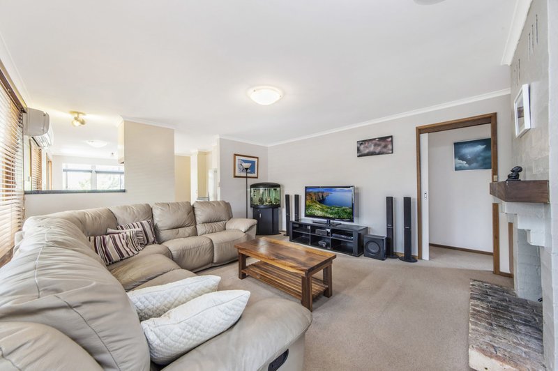 Photo - 16 Doyle Place, Queanbeyan NSW 2620 - Image 4