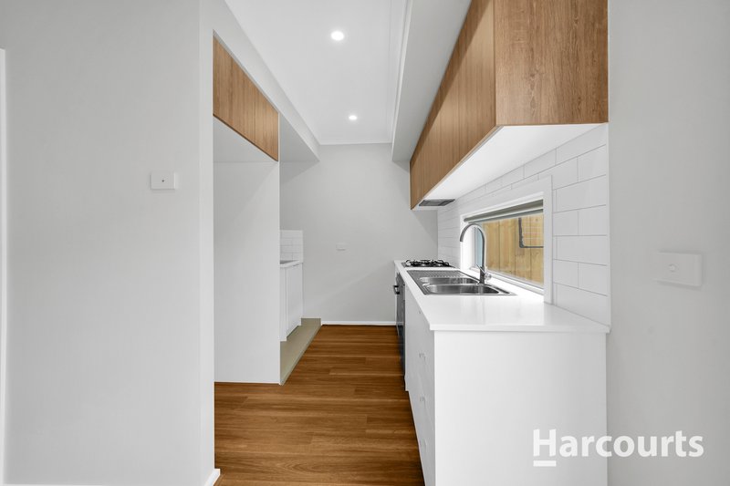 Photo - 16 Draft Street, Manor Lakes VIC 3024 - Image 4