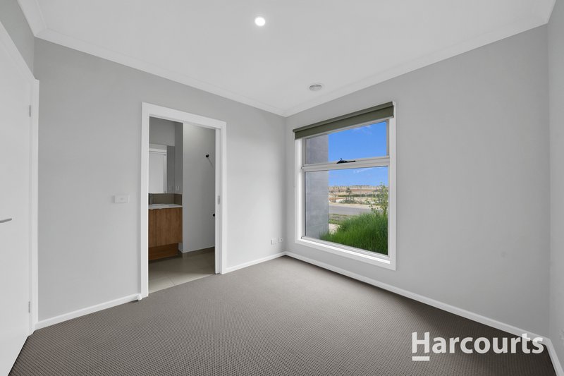 Photo - 16 Draft Street, Manor Lakes VIC 3024 - Image 5