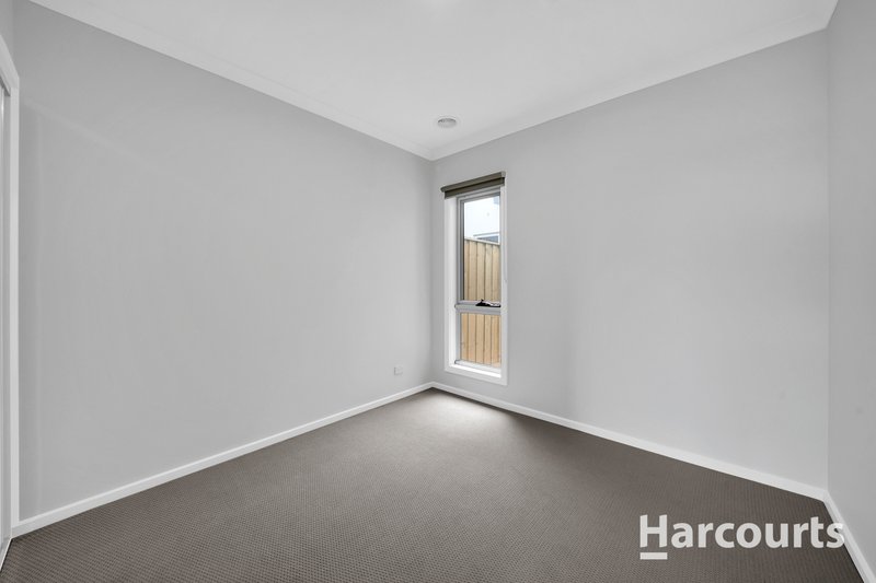 Photo - 16 Draft Street, Manor Lakes VIC 3024 - Image 7