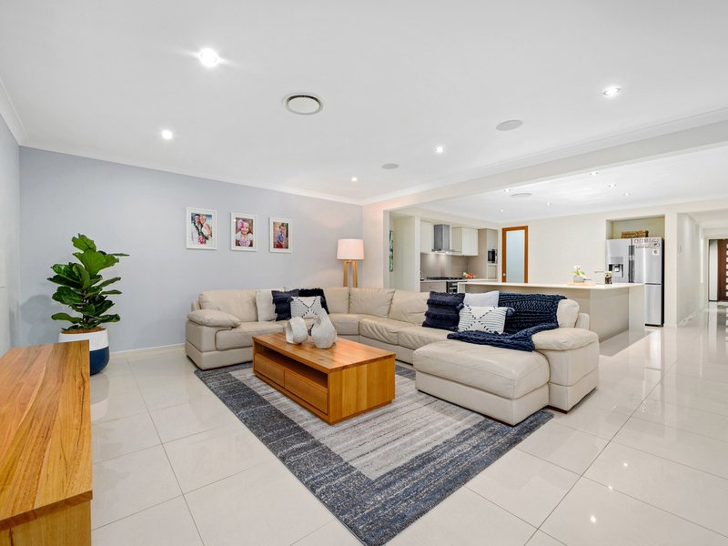 Photo - 16 Dress Circle Court, Bridgeman Downs QLD 4035 - Image 6