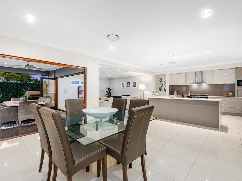 Photo - 16 Dress Circle Court, Bridgeman Downs QLD 4035 - Image 7